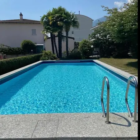 Camera Privata Con Balcone Giardino E Piscina Gordola Exterior photo