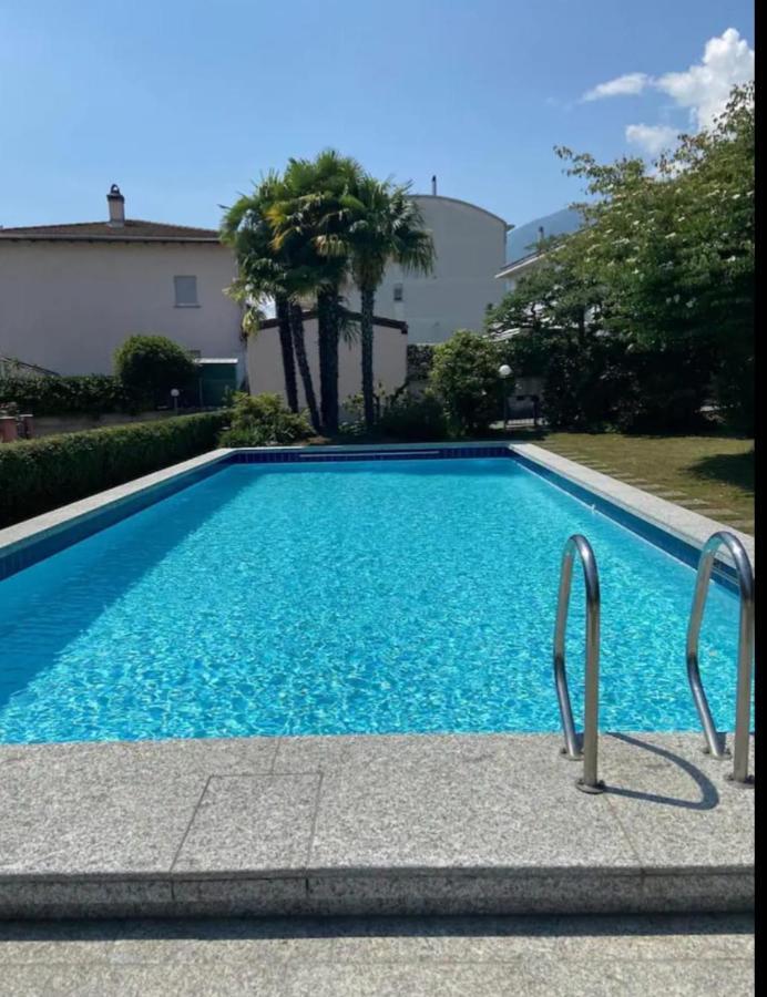 Privata Con Balcone Giardino E Piscina Quarto em Acomodações Particulares Gordola