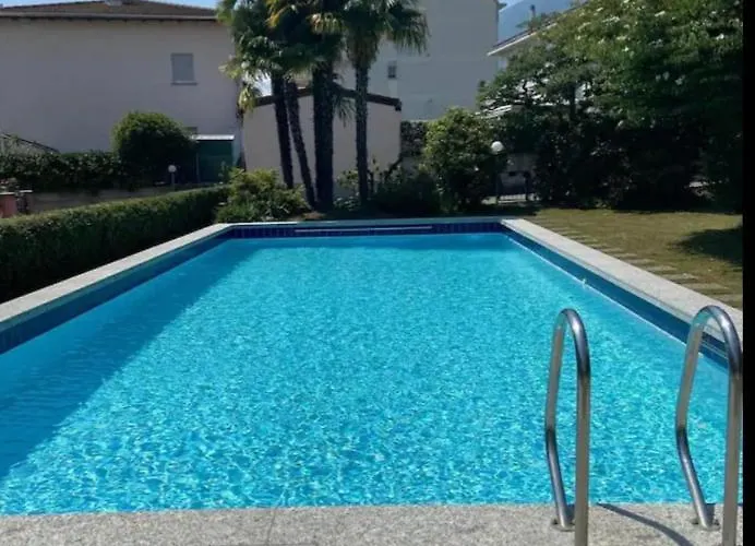 Camera Privata Con Balcone Giardino E Piscina