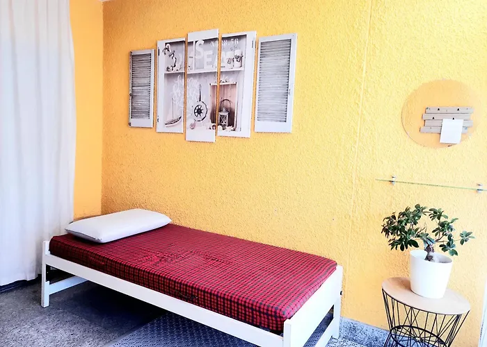 Camera Privata Con Balcone Giardino E Piscina