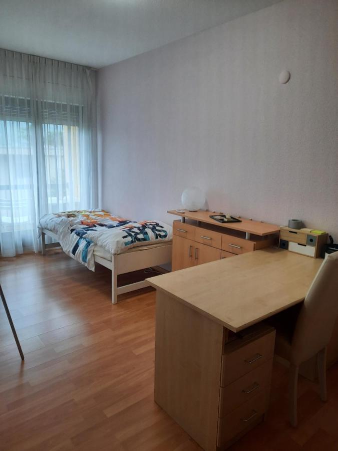 Privata Con Balcone Giardino E Piscina * Gordola