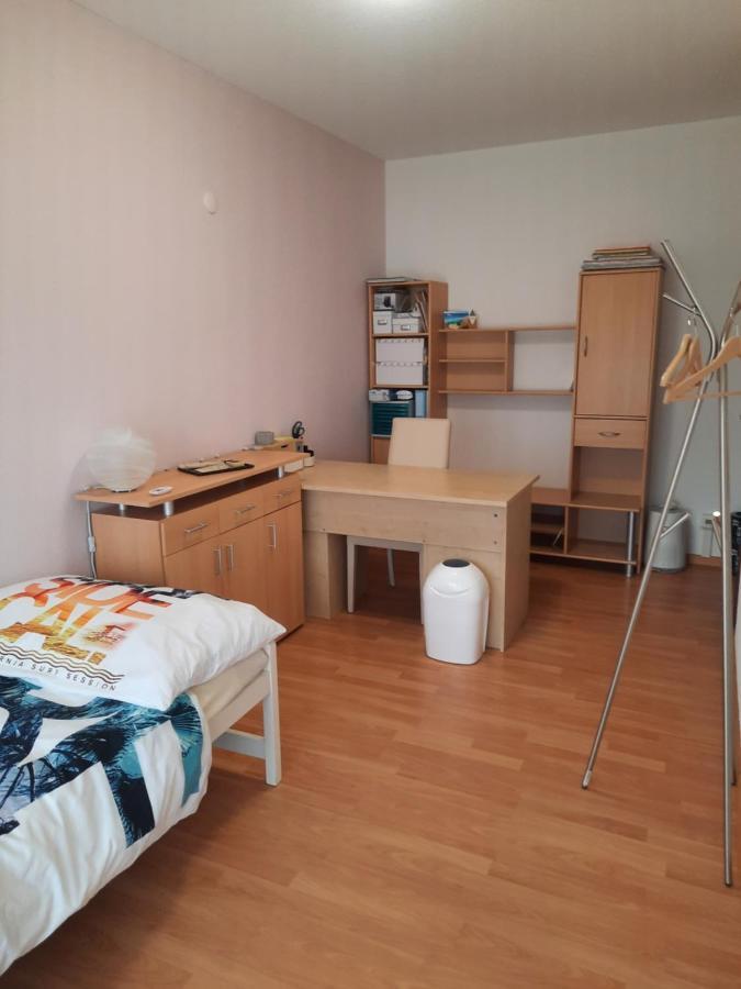 Privata Con Balcone Giardino E Piscina Homestay *