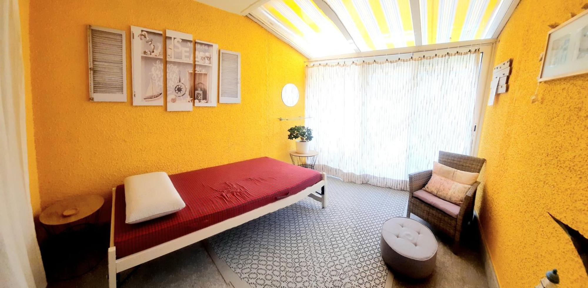 Privata Con Balcone Giardino E Piscina Homestay Gordola