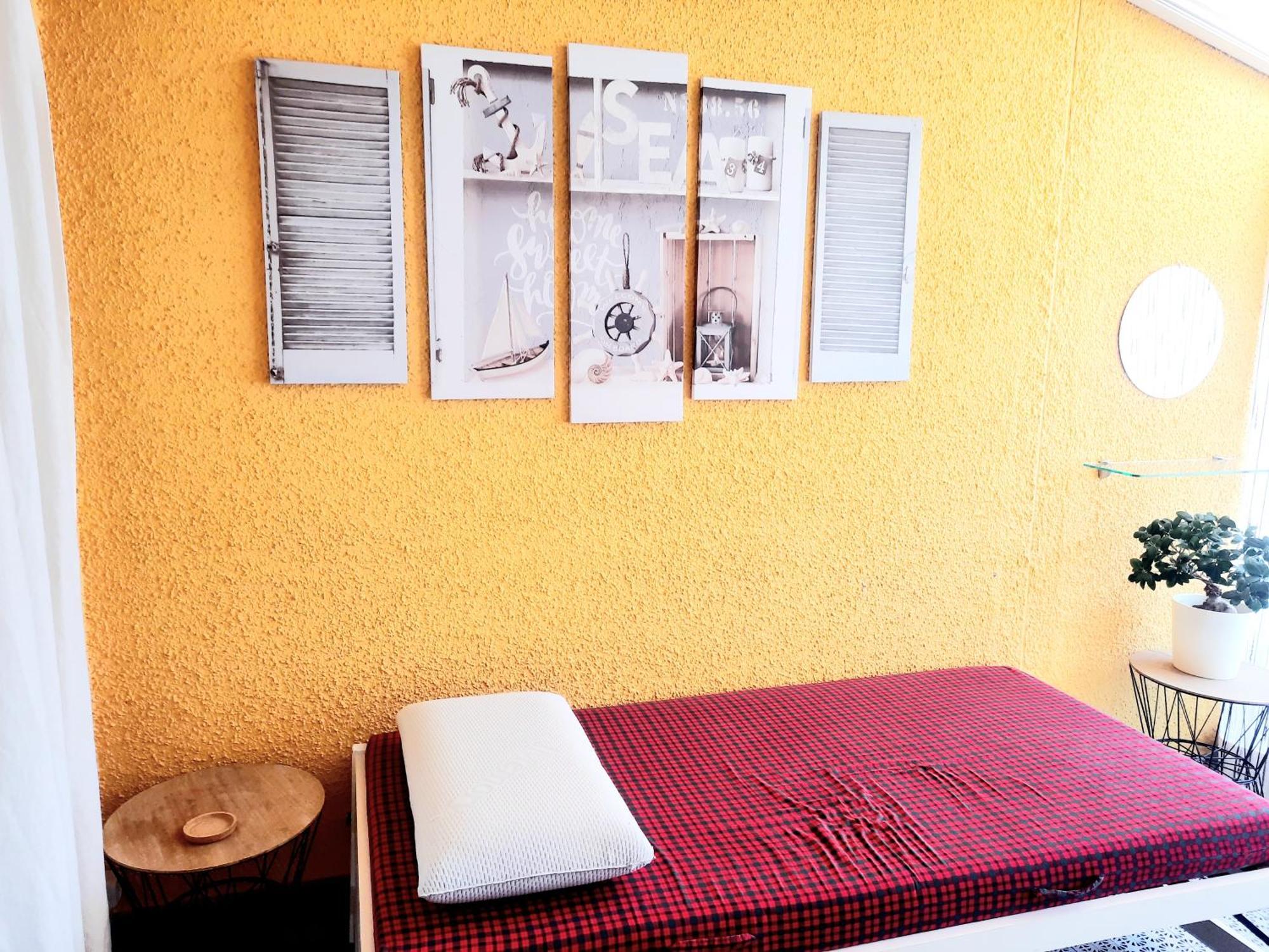 Privata Con Balcone Giardino E Piscina Homestay